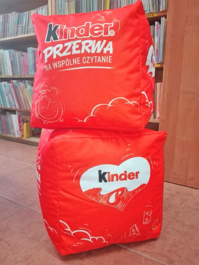 kinder przerwa na czytanie pufy